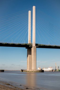 Kraliçe Elizabeth II köprü Dartford, Thames Nehri üzerinden