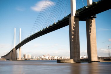 Kraliçe Elizabeth II köprü Dartford, Thames Nehri üzerinden