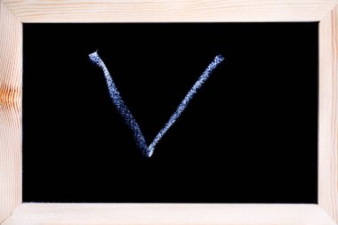 Bir tahtaya yazılmış Beyaz tebeşir