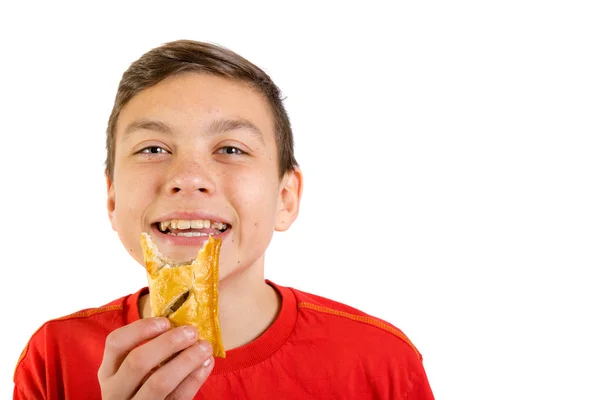 Jovem caucasiano adolescente com um rolo de salsicha — Fotografia de Stock