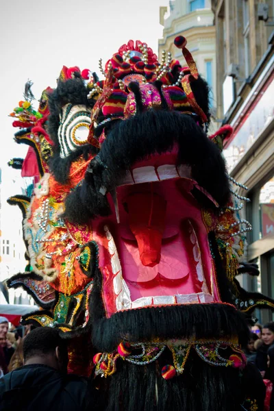 Çin yeni yıl içinde Londra yıl için kutlamak için festivaller 