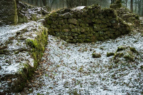 Zřícenina staré kamenné budově na Dartmoor — Stock fotografie
