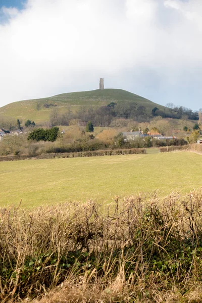 Glasonbury Tor with the ruins of St Michael's Church — Stock Photo, Image