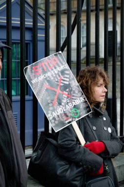 Protestocular toplamak dış Downing Street, London, Büyük Britanya