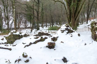 Eski yıkık watermill 2018 kış kar ile kaplı