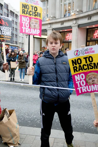 Marcha contra el racismo en el centro de Londres —  Fotos de Stock