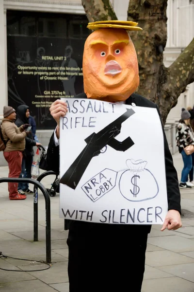 The Stand Up to Racism marcia attraverso il centro di Londra — Foto Stock