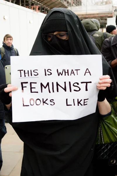 A marcha de Stand Up to Racism através do centro de Londres — Fotografia de Stock