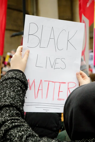 Marcha contra el racismo en el centro de Londres —  Fotos de Stock