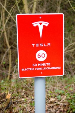 Tesla supercharger'lar Green Park okuma