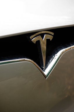 Tesla supercharger'lar Green Park okuma