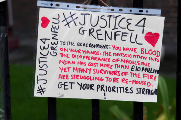 Молчаливый марш в защиту Grenfell Tower в Кенсингтоне и Челси
