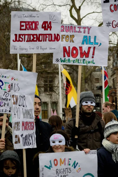 Londres Reino Unido Março 2020 Pessoas Participam Marcha Para Mulheres — Fotografia de Stock