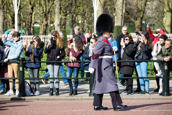 Londres Royaume Uni Mars 2020 Marche Des Soldats Britanniques Sur — Photo