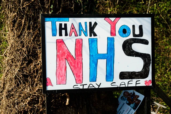 Sandhurst Storbritannien April 2020 Skylt Som Tackar Nhs Nedstängningen Grund — Stockfoto