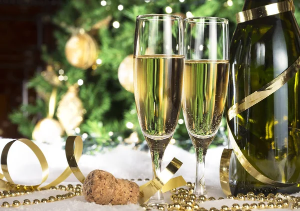 Toast Champagner auf das neue Jahr — Stockfoto