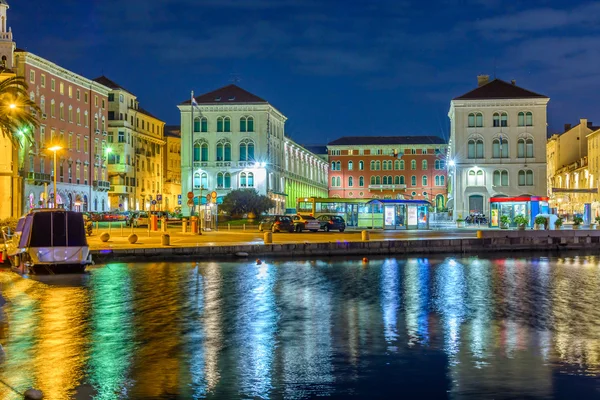 Coasal şehir Split waterfront. — Stok fotoğraf