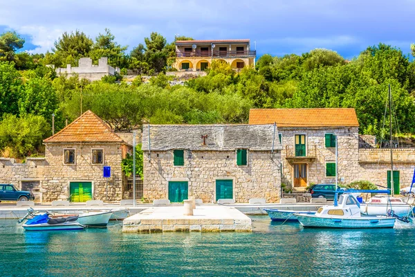 Středomořské vesnice ostrov Evropy. — Stock fotografie