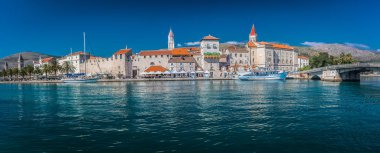 Trogir Şehri panorama waterfront.