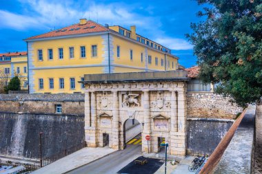 Kara kapı Zadar şehir.