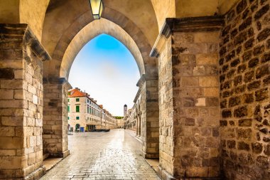 Taş şehir Dubrovnik kapısı.