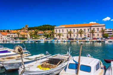 Mediterranean sahil Adası Hvar.