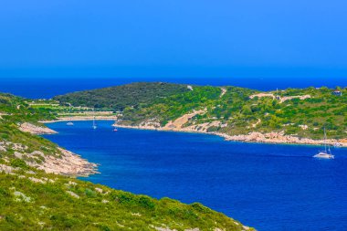 Vis Adası plaj manzara.