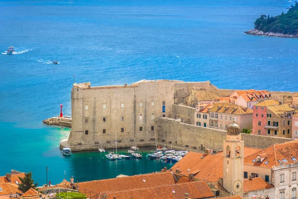 Dubrovnik harbour old town. — Stock Photo, Image