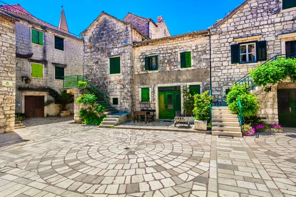 Oude stenen architectuur Hvar. — Stockfoto