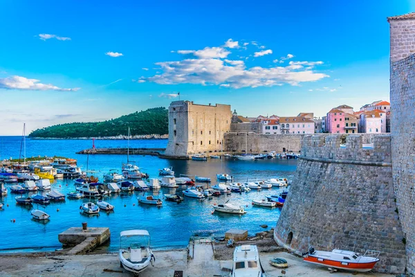 Dubrovnik town Mediterranean cityscape. — Stock Photo, Image