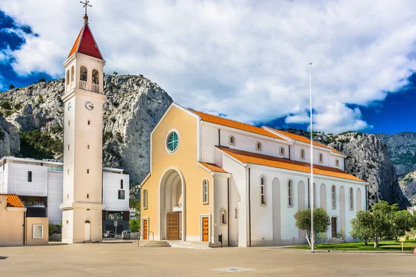 Omis kilise Dalmaçya mimarisi.