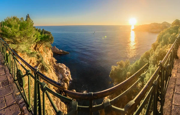 Dubrovnik panorama kustlijn promenade. — Stockfoto