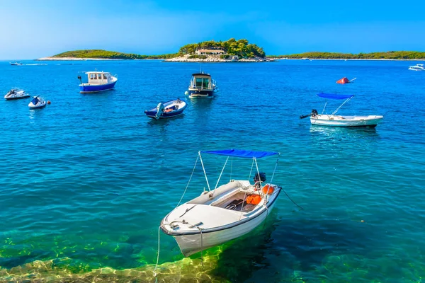 Hvar island summer coastline. — Stock Photo, Image