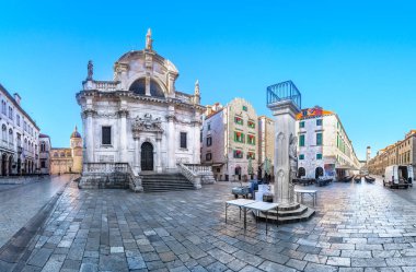 Dubrovnik şehir panorama mimarisi. / Eski mimari iç surlar Dubrovnik, Hırvatistan doğal manzaraya.