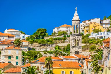 Hvar adası Akdeniz doğal. / Scenic view adlı antik şehrin Hvar, ünlü Avrupa Yaz seyahat hedef mimari detaylar.