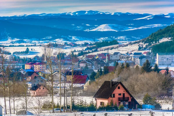 Kupres Kylän Hiihtokeskus Scenic View Maisema Kupres Kaupunki Suosittu Matkailukohde — kuvapankkivalokuva