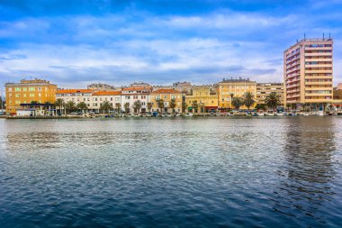 Zadar cityscape waterfront. / Zadar Town, cityscape kıyı şeridi manzara, Hırvatistan sahil görünümü. 