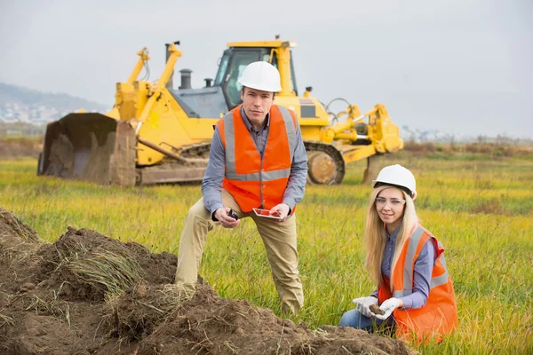 Arbeiter auf dem Feld — Stockfoto