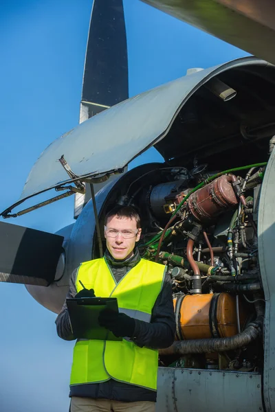 Mekanik kontrol uçak motoru