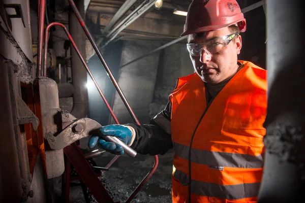 Werknemer in de steamshop — Stockfoto