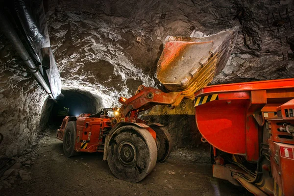 Minería de oro subterránea —  Fotos de Stock