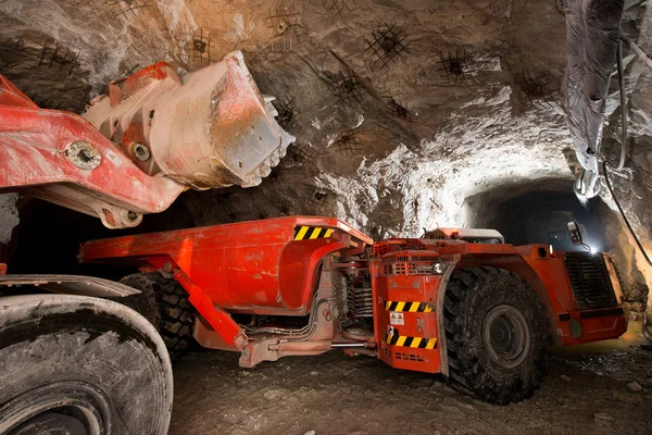 Minería de oro subterránea —  Fotos de Stock