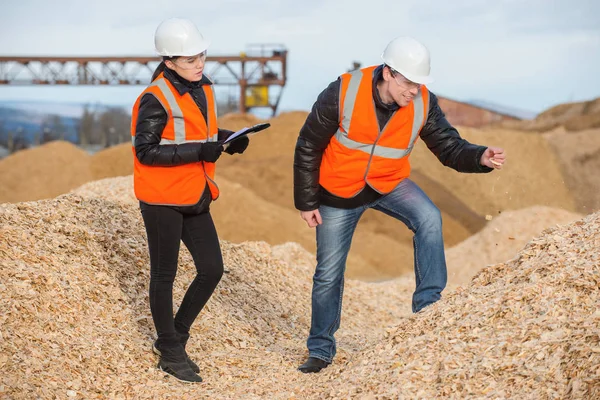 Kağıt Fabrikası fabrika işçileri