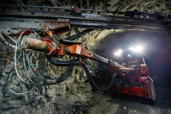 Minería de oro subterránea —  Fotos de Stock