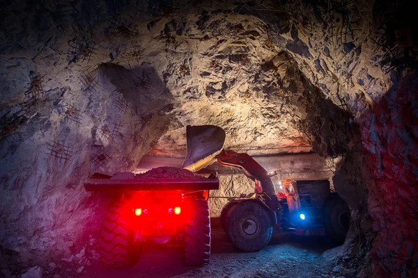 Minería de oro subterránea —  Fotos de Stock