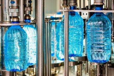 Şişe su ile doldurma