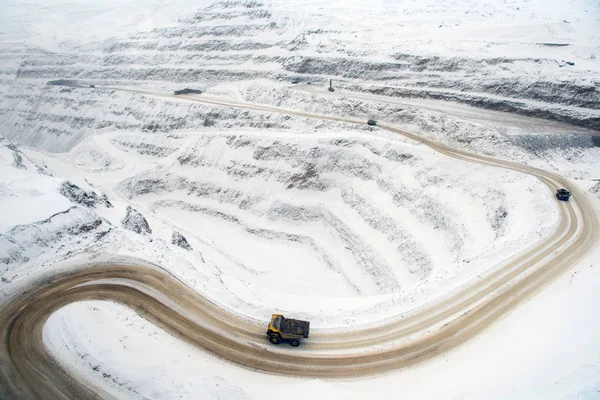 La minería de oro en invierno — Foto de Stock