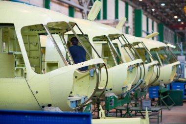 Uçak fabrikası üzerinde Rus helikopterlerin yapma