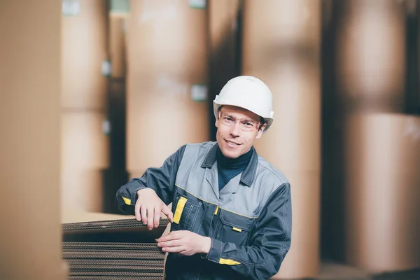 Papír mill tovární dělník — Stock fotografie