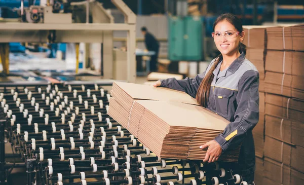 Papier molen fabrieksarbeider — Stockfoto